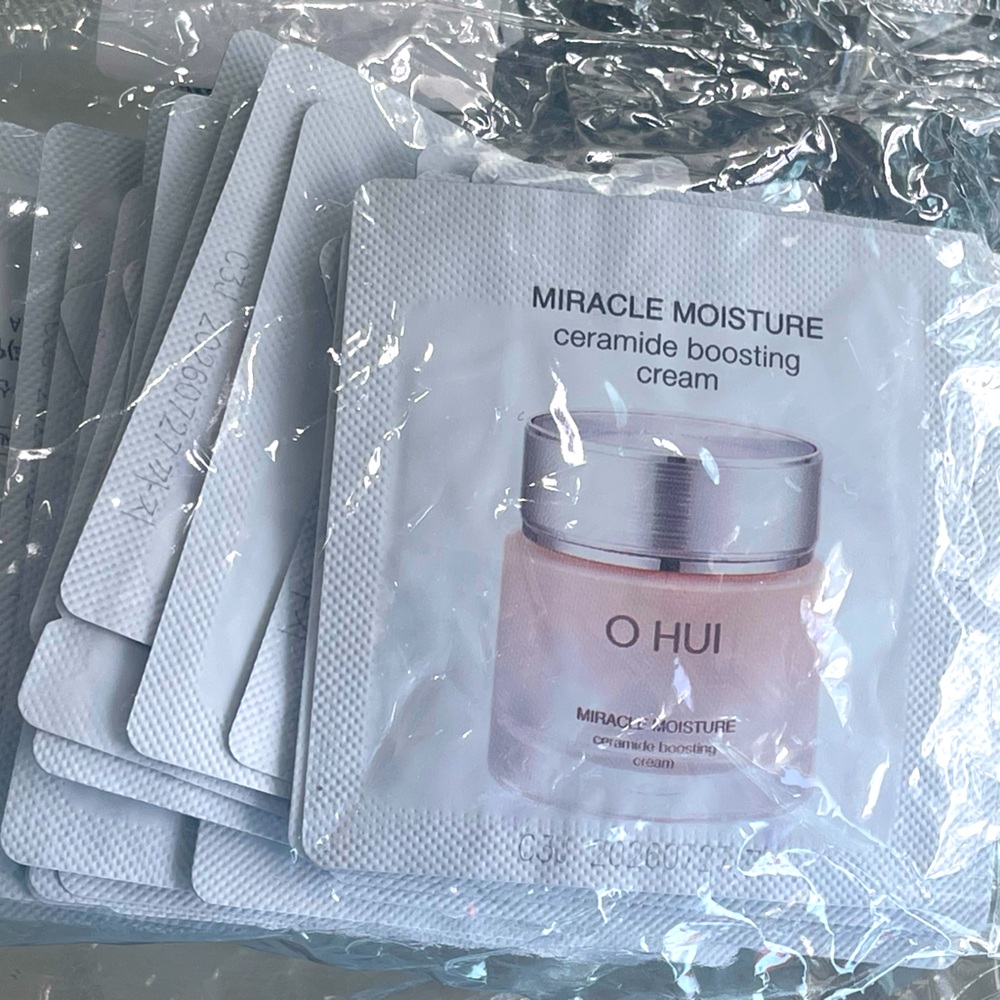 O HUI Miracle Moisture Ceramide Boosting Cream 1ml x 60pcs (60ml) Sample Newest